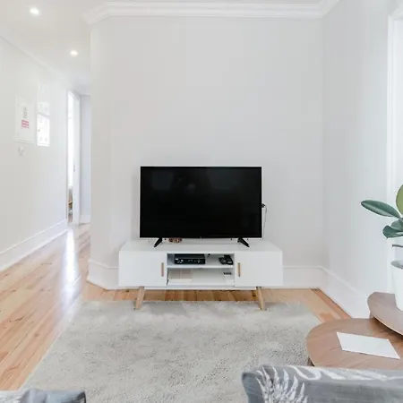 Apartment Center V *